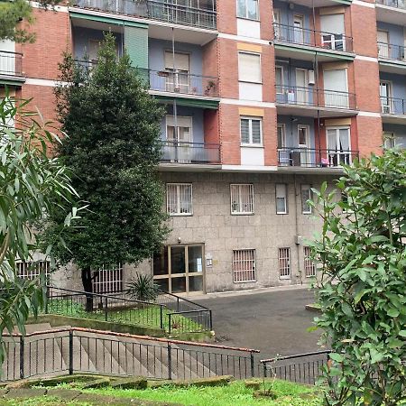 Metro Famagosta - Luminoso Appartamento Con Balcone Free Wifi & Parking Milan Extérieur photo