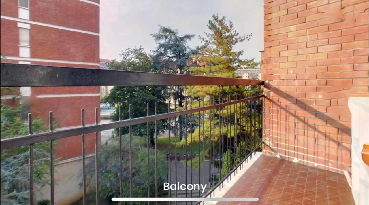 Metro Famagosta - Luminoso Appartamento Con Balcone Free Wifi & Parking Milan Extérieur photo